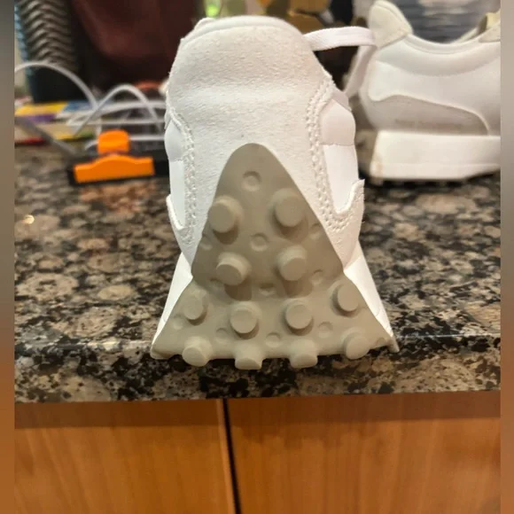 New Balance 327 sneakers (women or unisex) - Picture 4 of 9